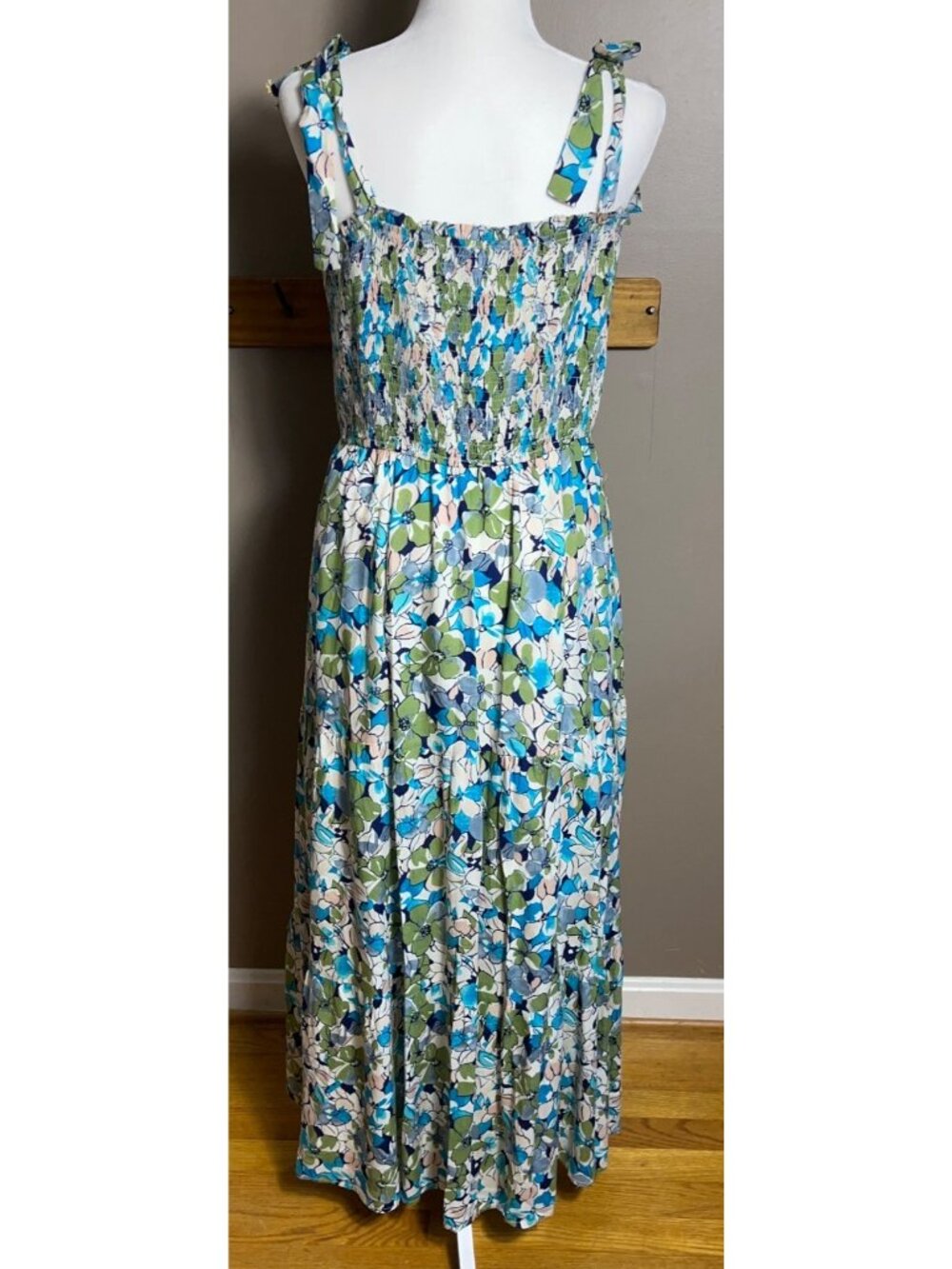 Hayden Dress Maxi Blue Floral Smocked Tiered Boho Pockets Coastal Travel Wom L - Picture 10 of 14